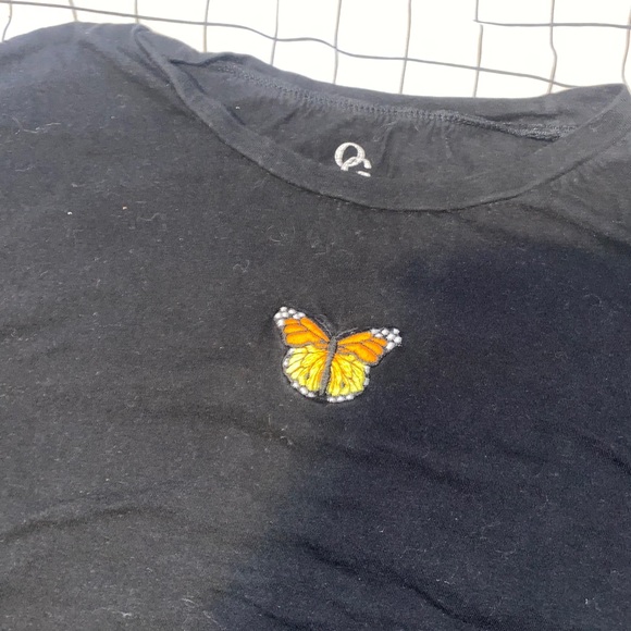 black cropped butterfly t-shirt - Picture 3 of 4